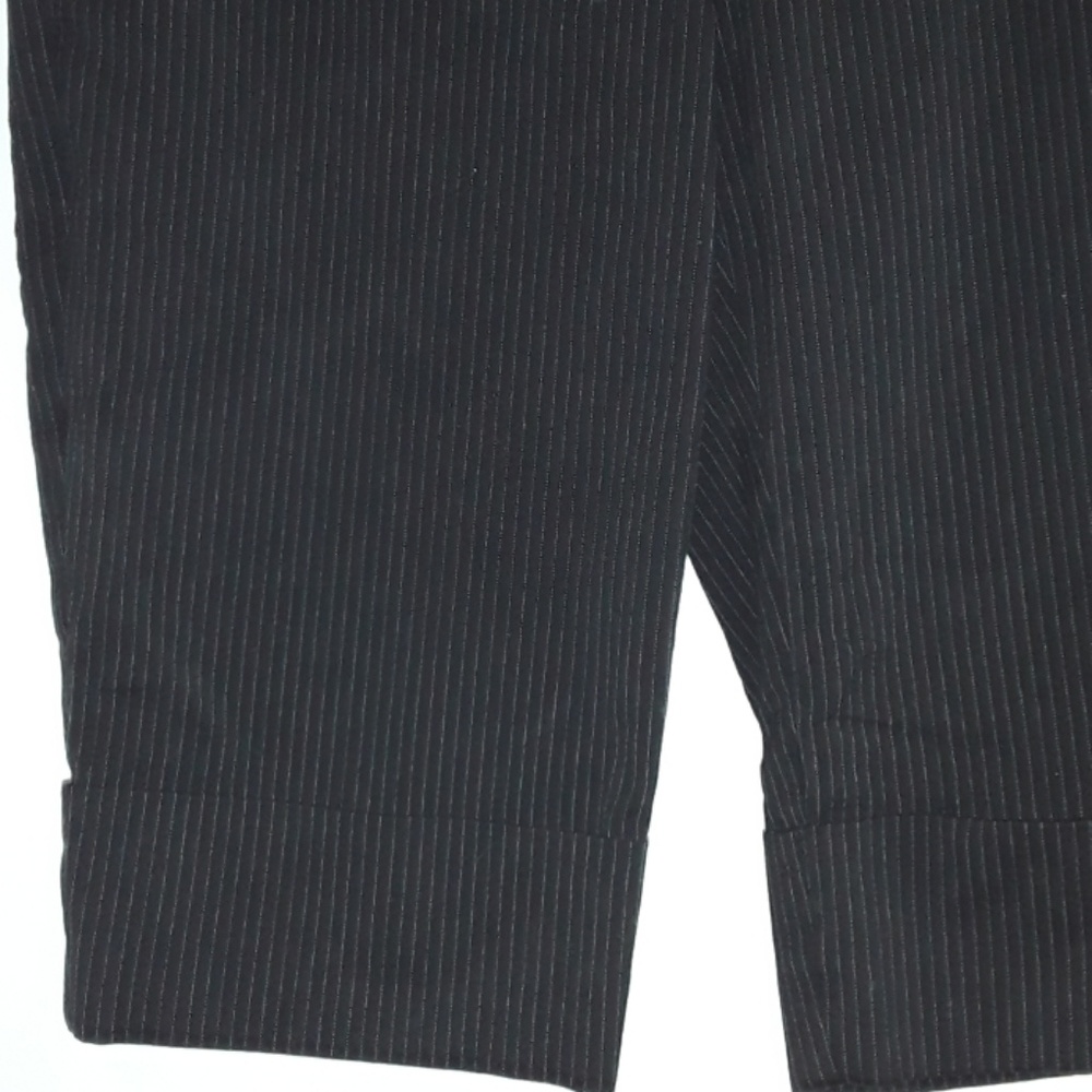 Shorts - Picture 3 of 3
